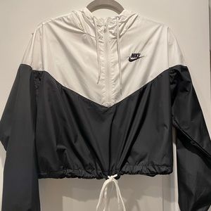 Nike cropped windbreaker size M
